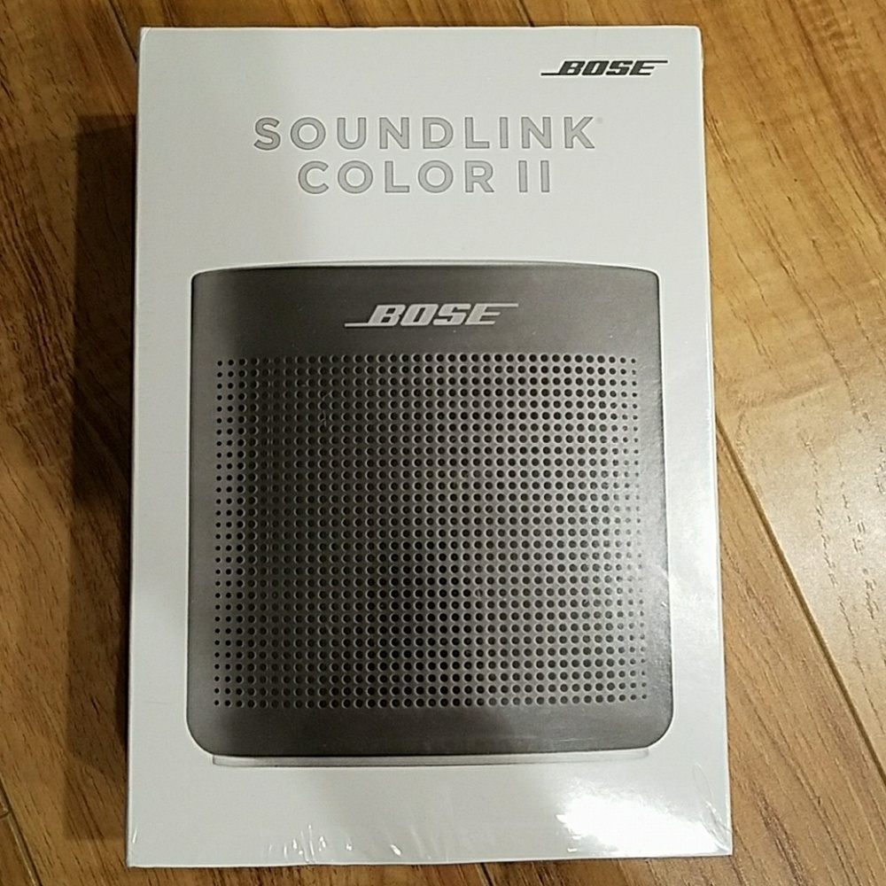 FACTORY SEALED! Bose Soundlink Color ||